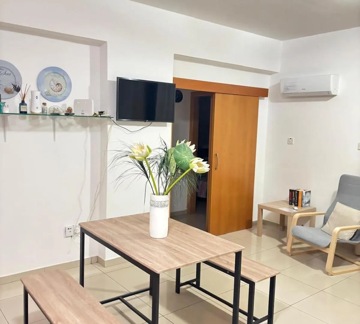 Vip Resort Apartment On Makenzie Beach 라르나카 0*,  키프로스