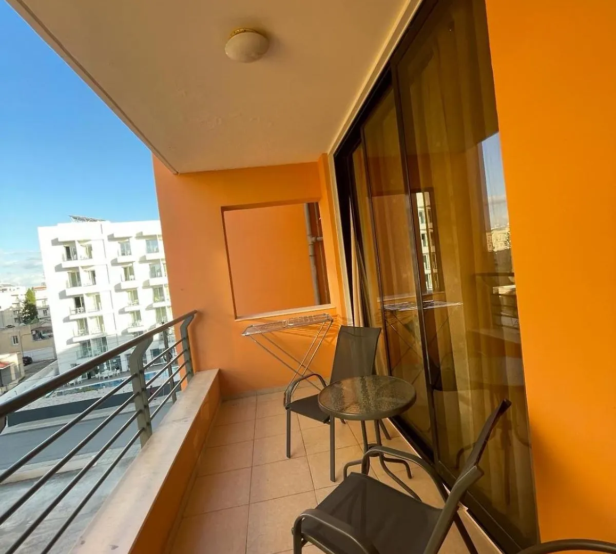 Vip Resort Apartment On Makenzie Beach 라르나카