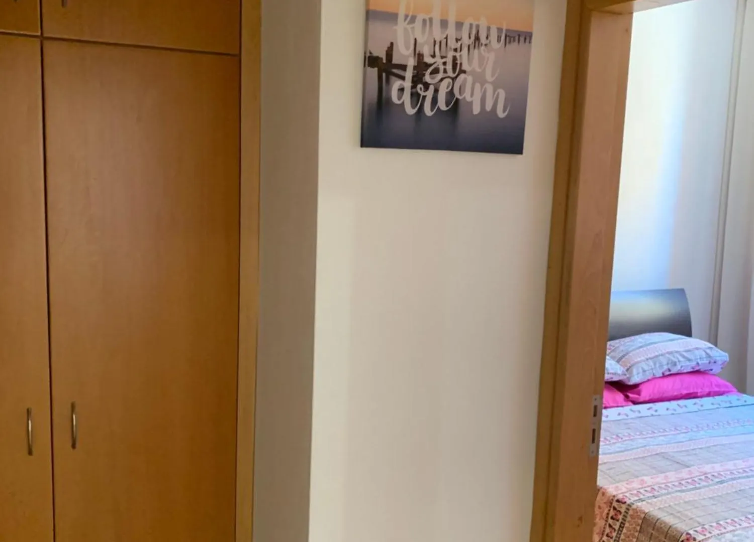 Vip Resort Apartment On Makenzie Beach 라르나카